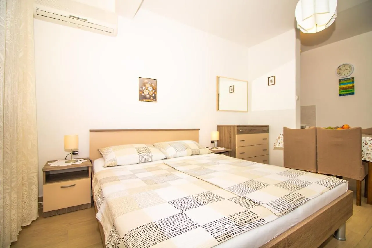 Apartment Renata Studio Baska