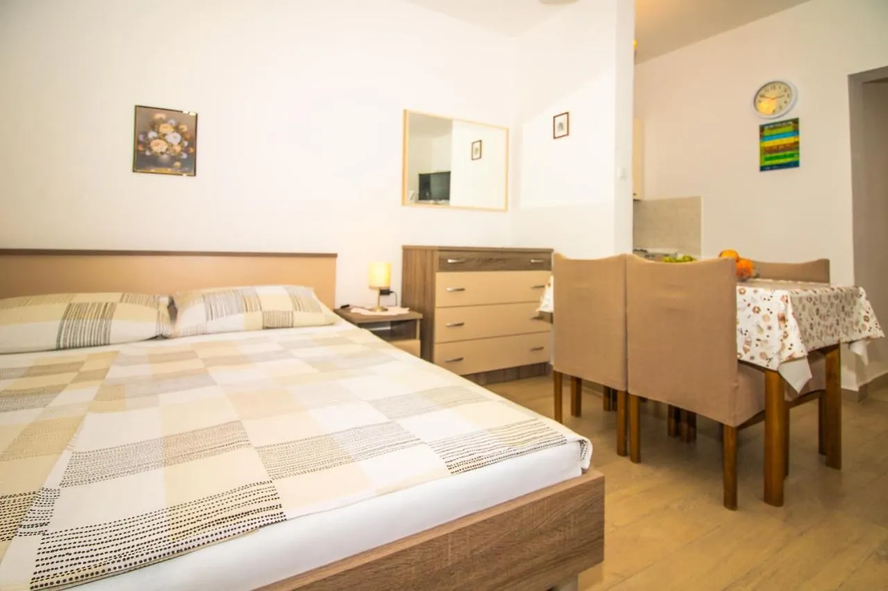 Renata Studio Baska  Croatia
