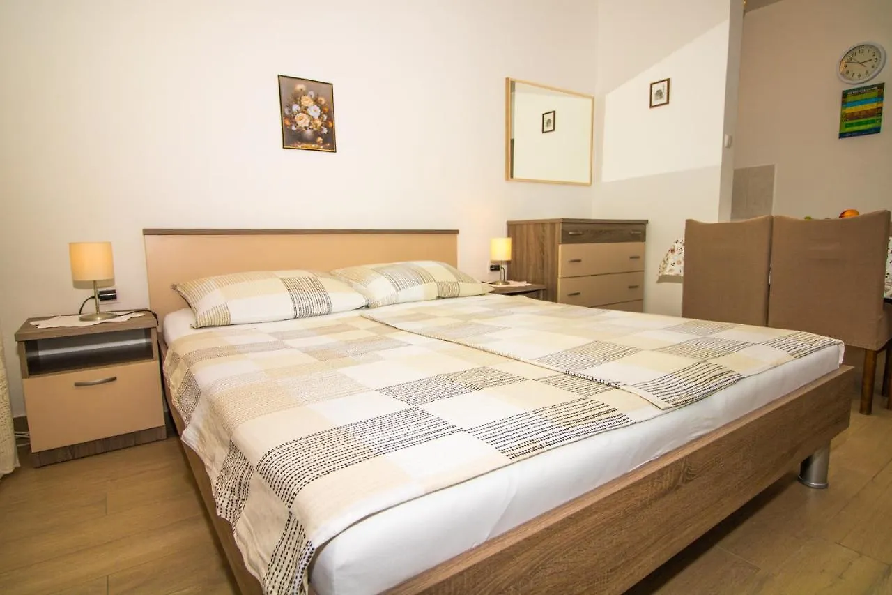 Renata Studio Baska  0*, Baska (Krk) Croatia